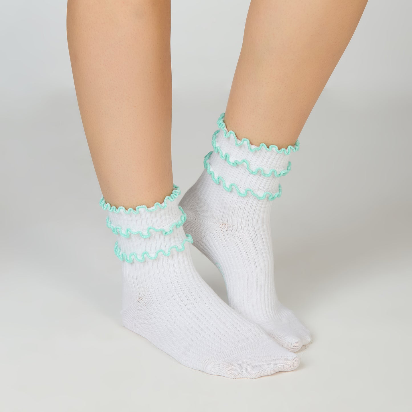 Women’s Frilled High Ankle Socks