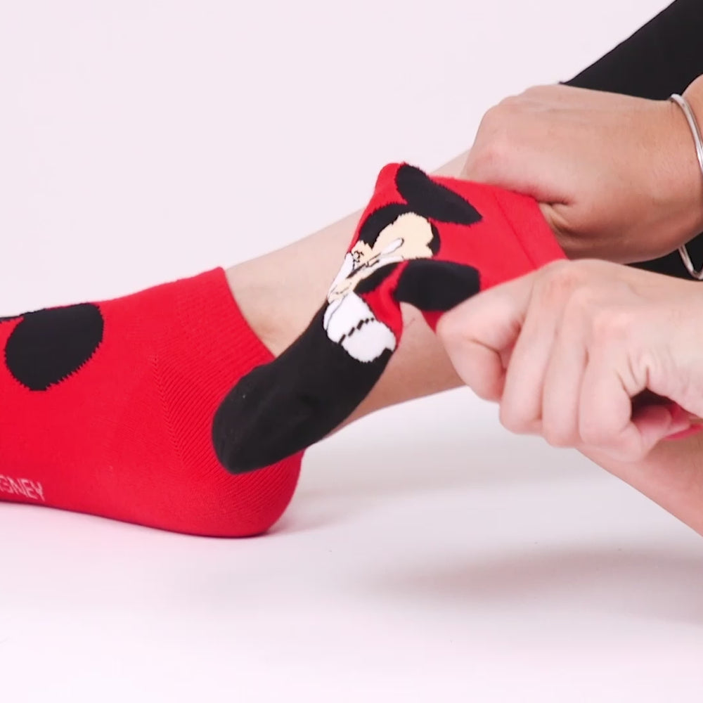 
                      
                        Load and play video in Gallery viewer, Women’s Disney Mickey &amp;amp; Minnie Lowcut Socks
                      
                    